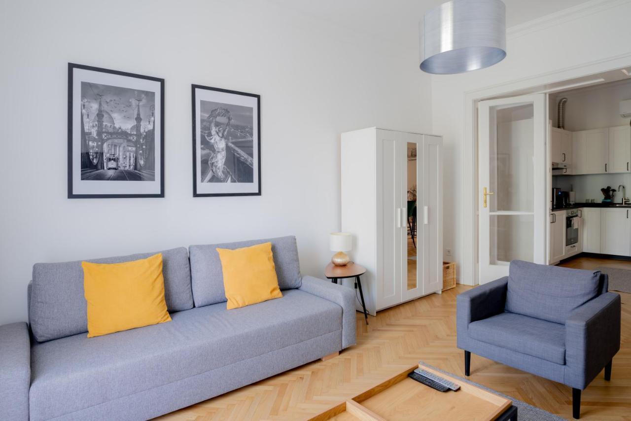 Szip 2 - New In Downtown Appartamento Budapest Esterno foto